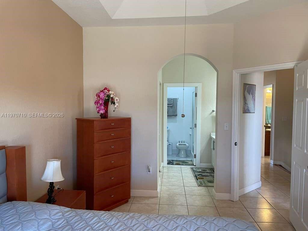 VENETIAN ACRES - Residential