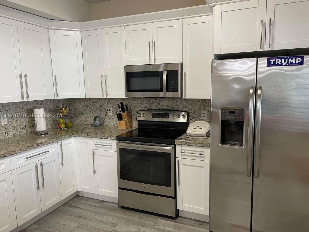 VENETIAN ACRES - Residential