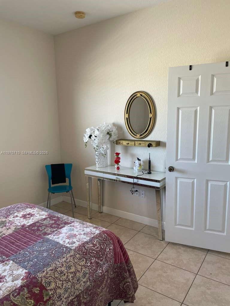 VENETIAN ACRES - Residential