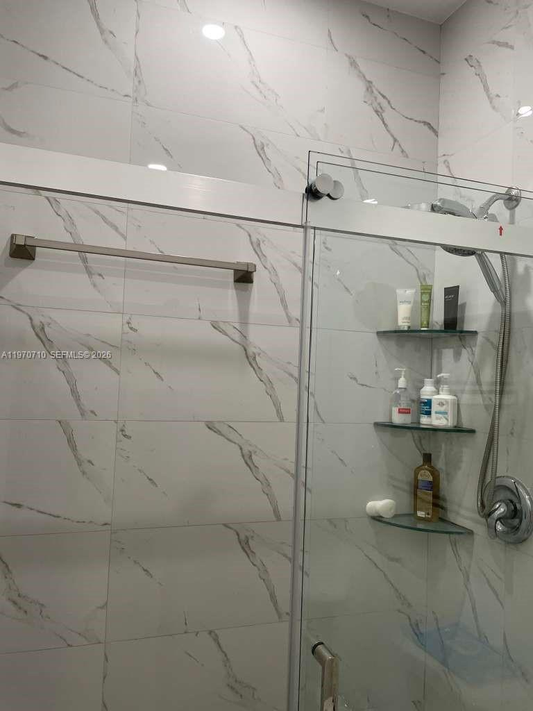 VENETIAN ACRES - Residential