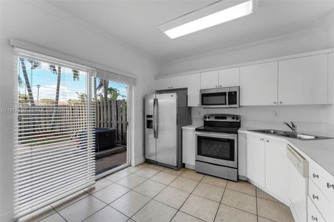 Tiny photo for 17040 SW 137th Pl, Miami, FL 33177 (MLS # A11977459)