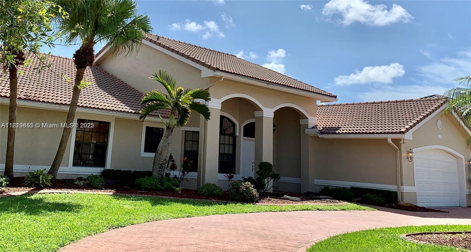 Rental Property at 19331 Nw 8th St, Pembroke Pines, Miami-Dade County, Florida - Bedrooms: 4 
Bathrooms: 3  - $5,500 MO.