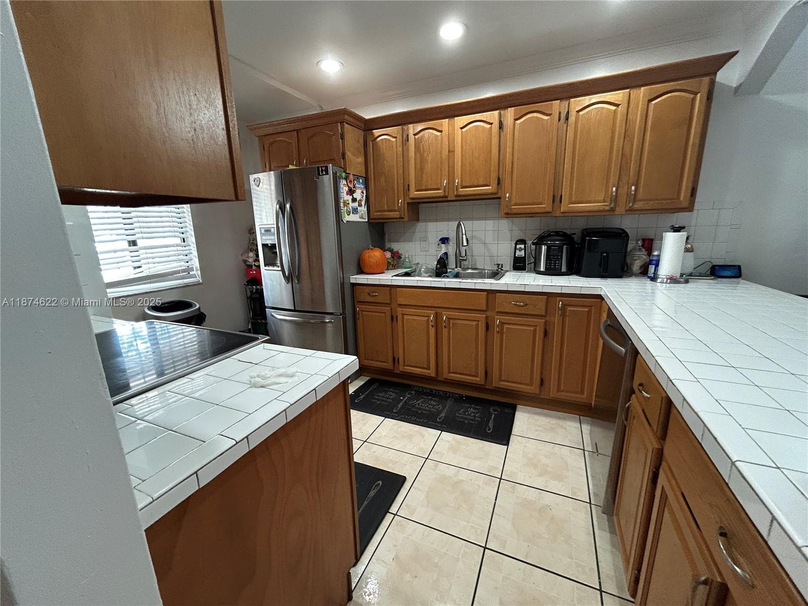 LAKES OF ACADIA UNIT 8 SE - Residential