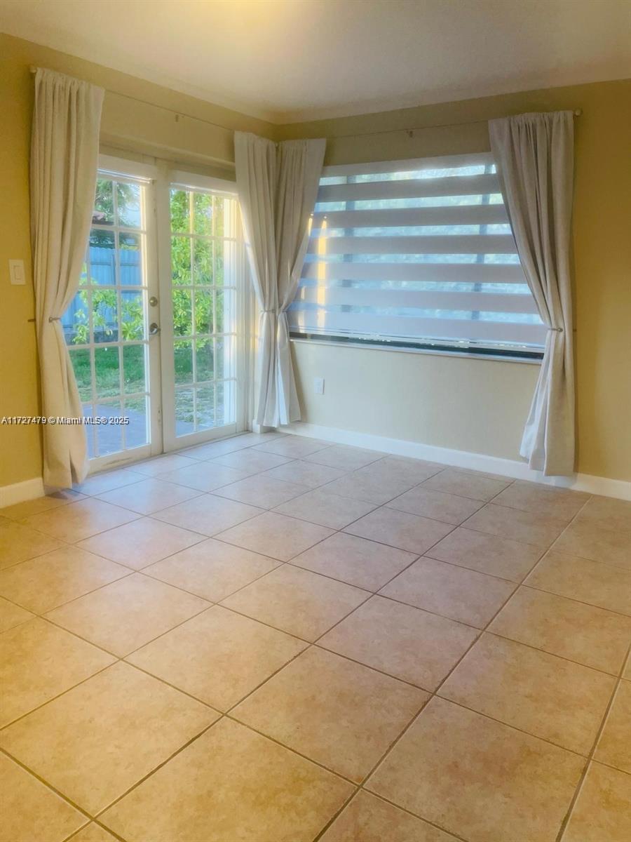 9621 Sw 49th St A, Miami, Broward County, Florida - 1 Bathrooms - 