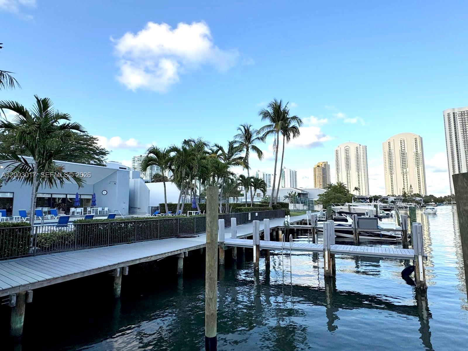 336 Poinciana Dr 1008