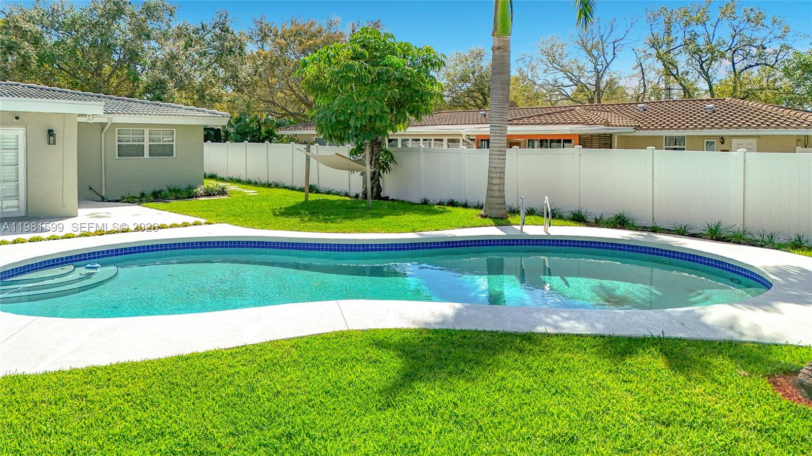 HILLSBORO ISLES - Residential Lease