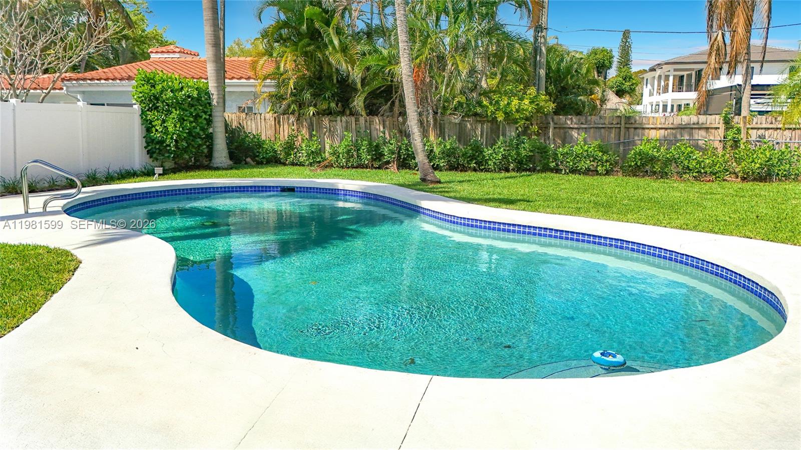 HILLSBORO ISLES - Residential Lease