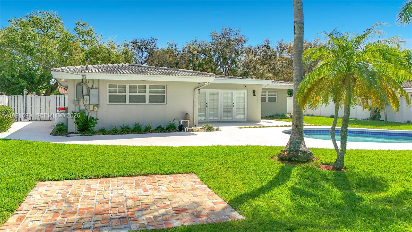 HILLSBORO ISLES - Residential Lease