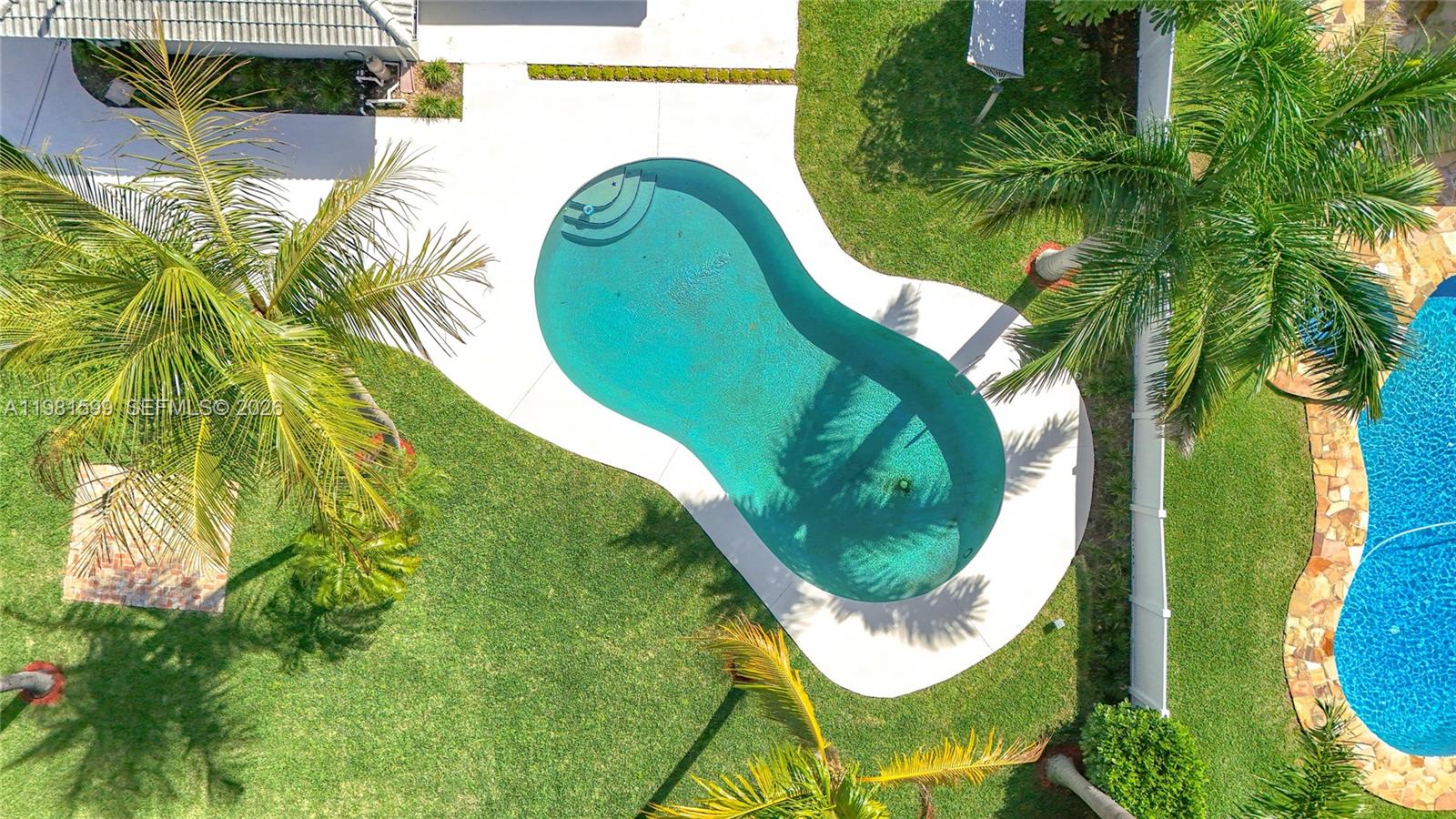 HILLSBORO ISLES - Residential Lease