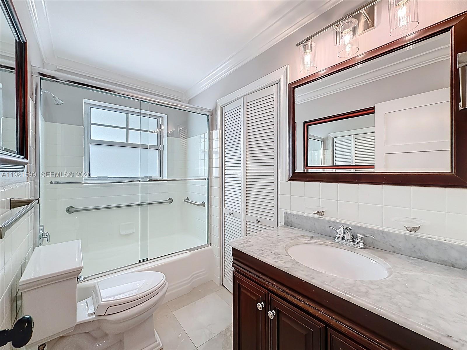 HILLSBORO ISLES - Residential Lease