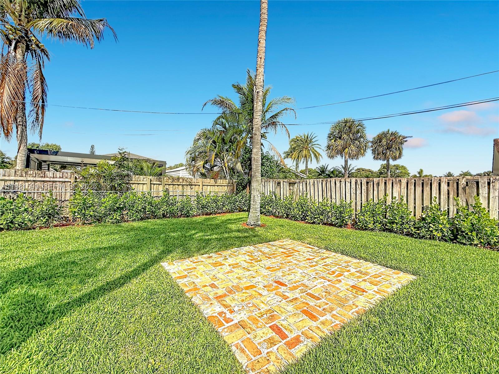 HILLSBORO ISLES - Residential Lease