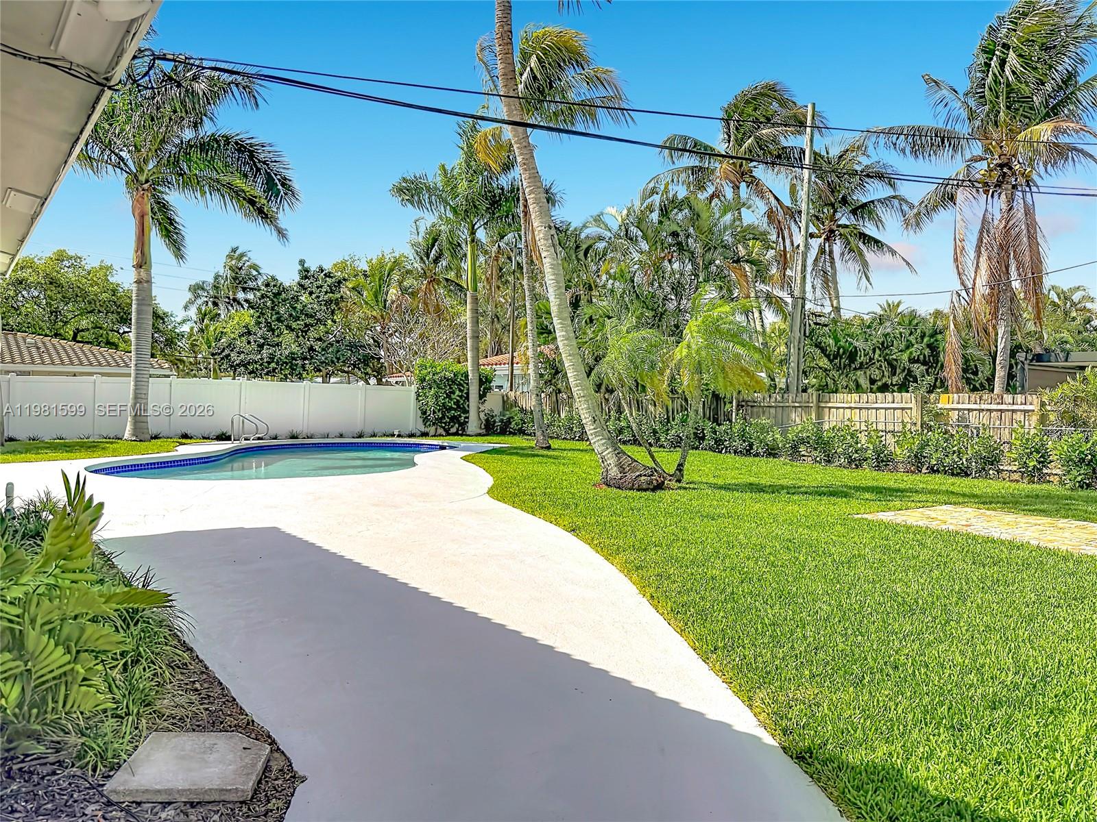 HILLSBORO ISLES - Residential Lease