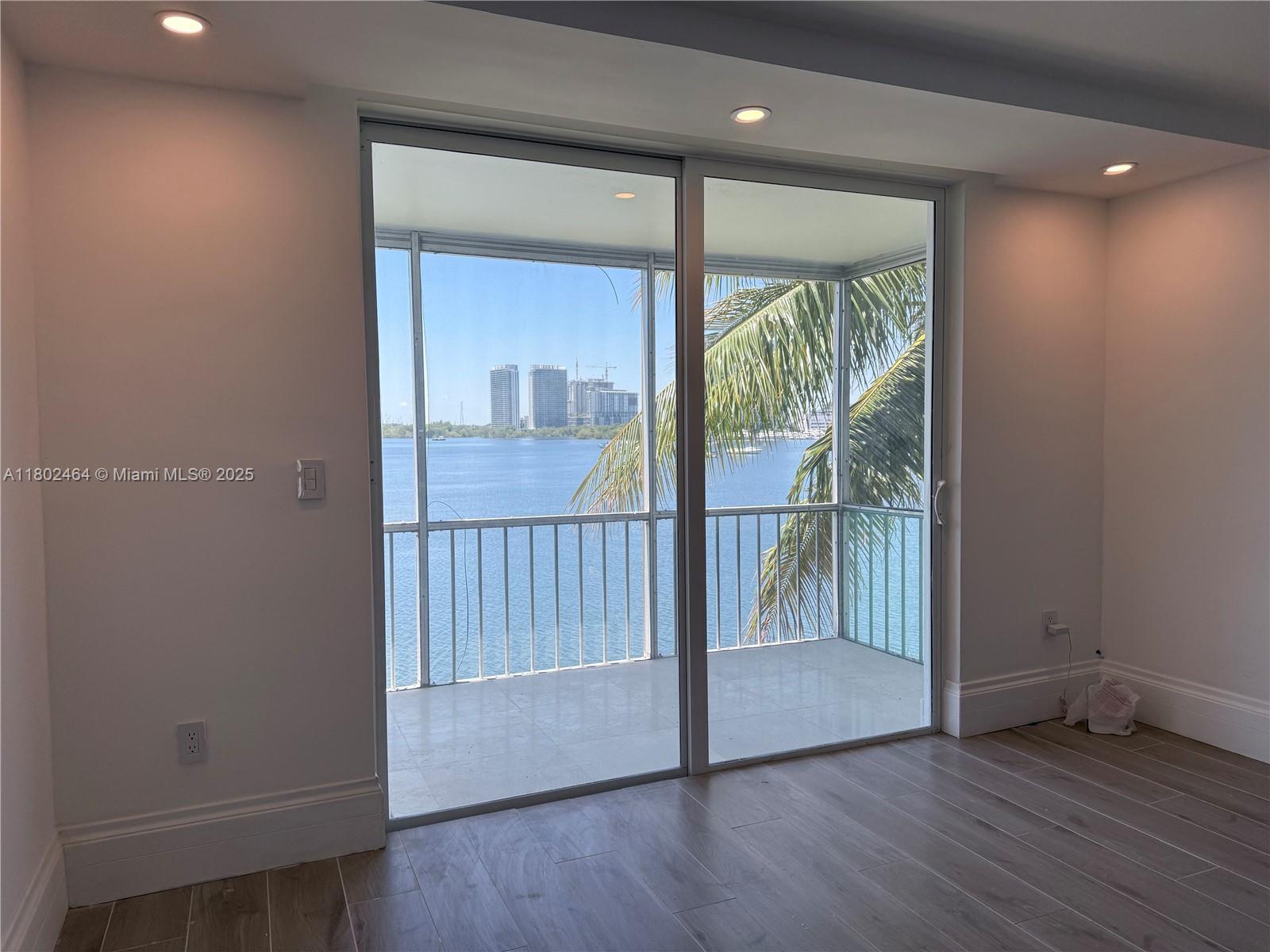 3000 Marcos Dr P305, Aventura, Miami-Dade County, Florida - 1 Bedrooms  
1 Bathrooms - 