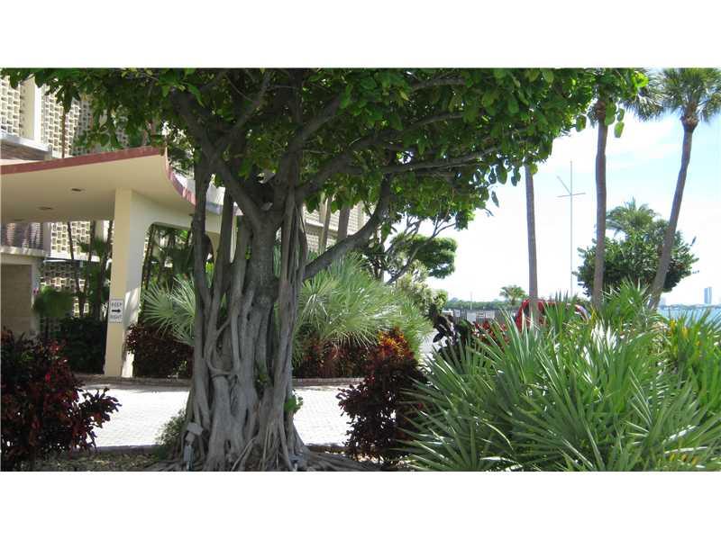 BISCAYNE 21 CONDO - Residential Lease