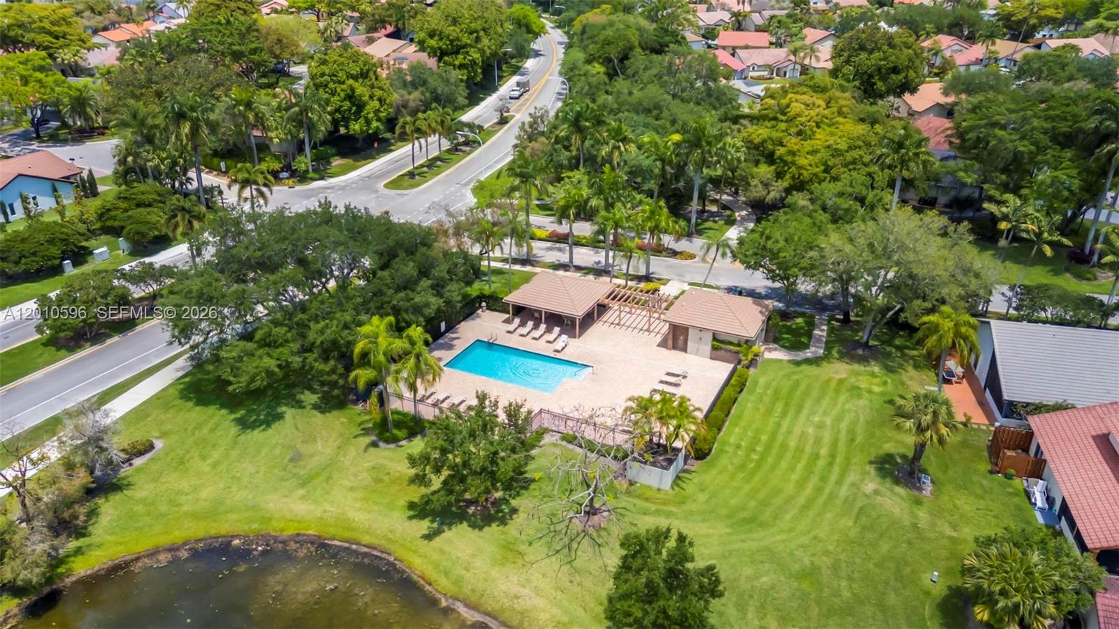 COUNTRY ISLES - Residential