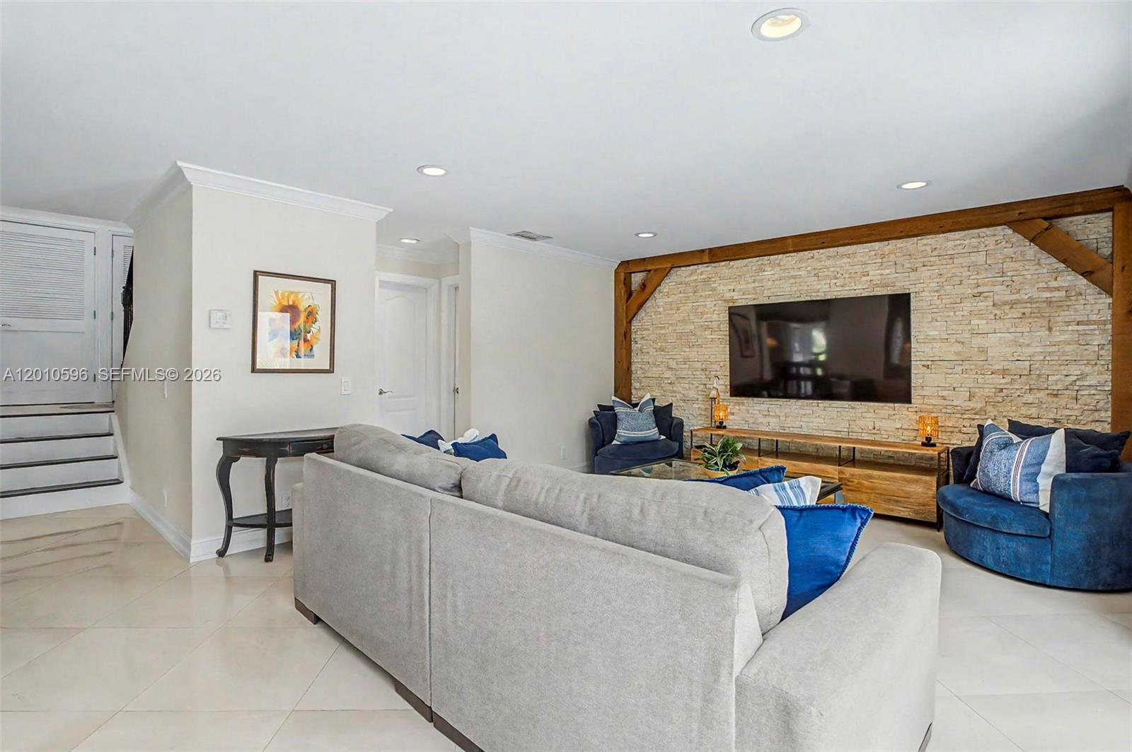 COUNTRY ISLES - Residential