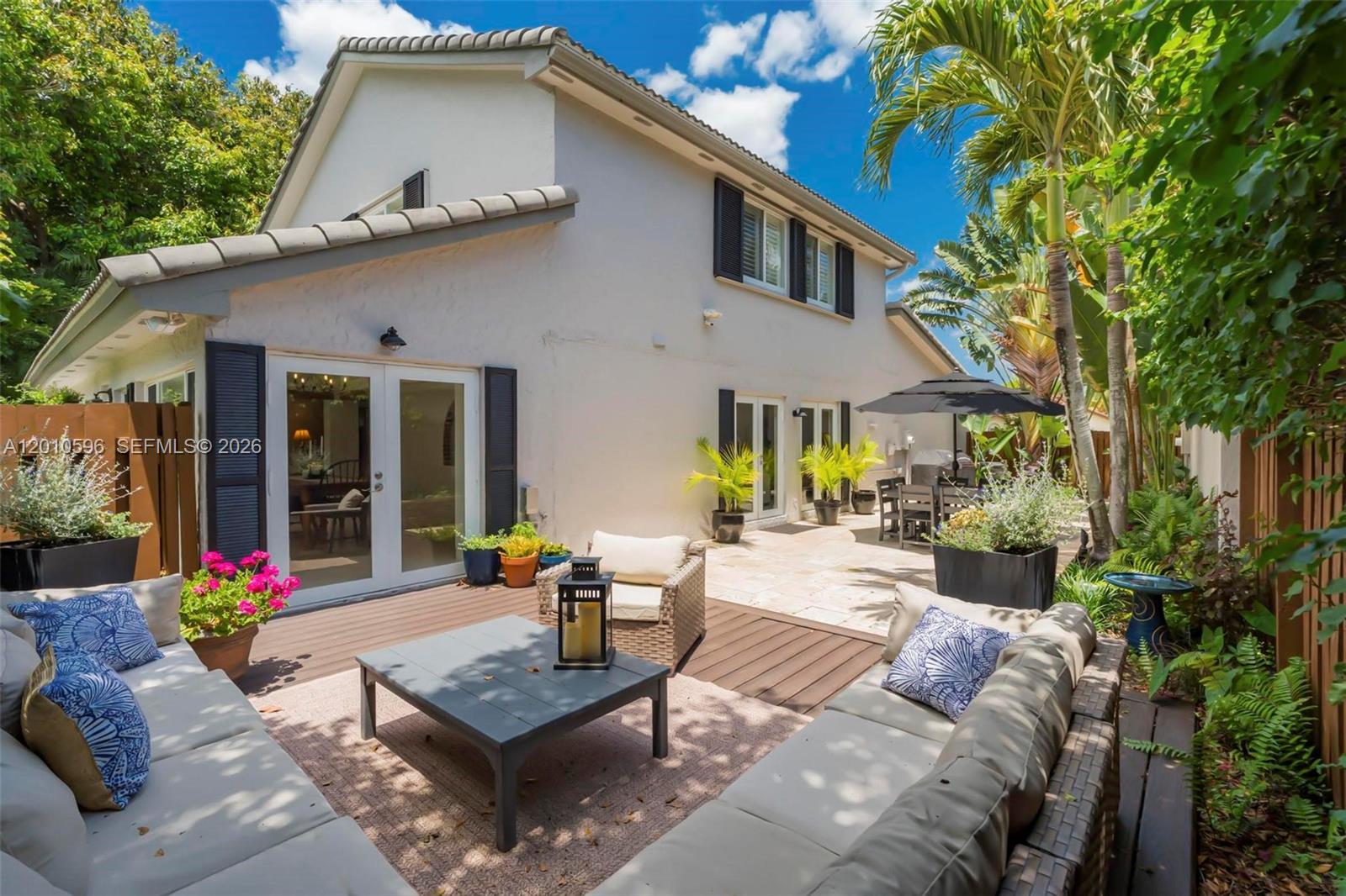 COUNTRY ISLES - Residential