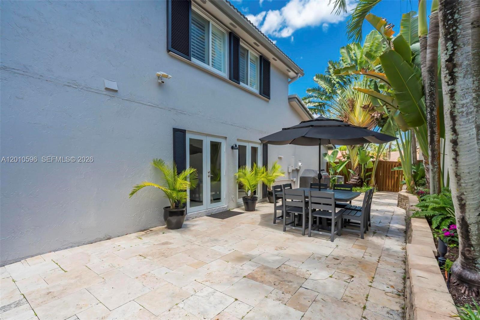 COUNTRY ISLES - Residential