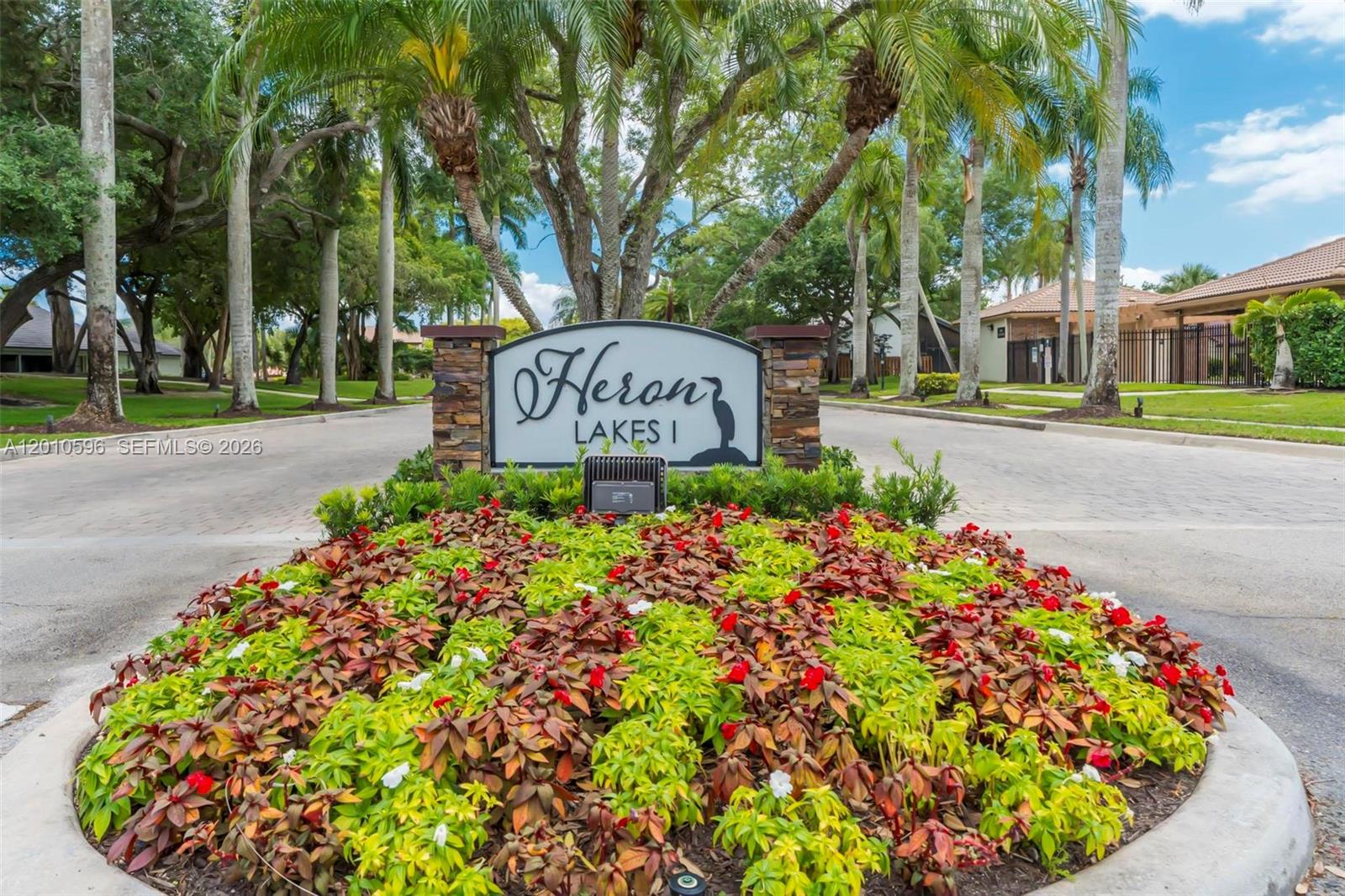 COUNTRY ISLES - Residential