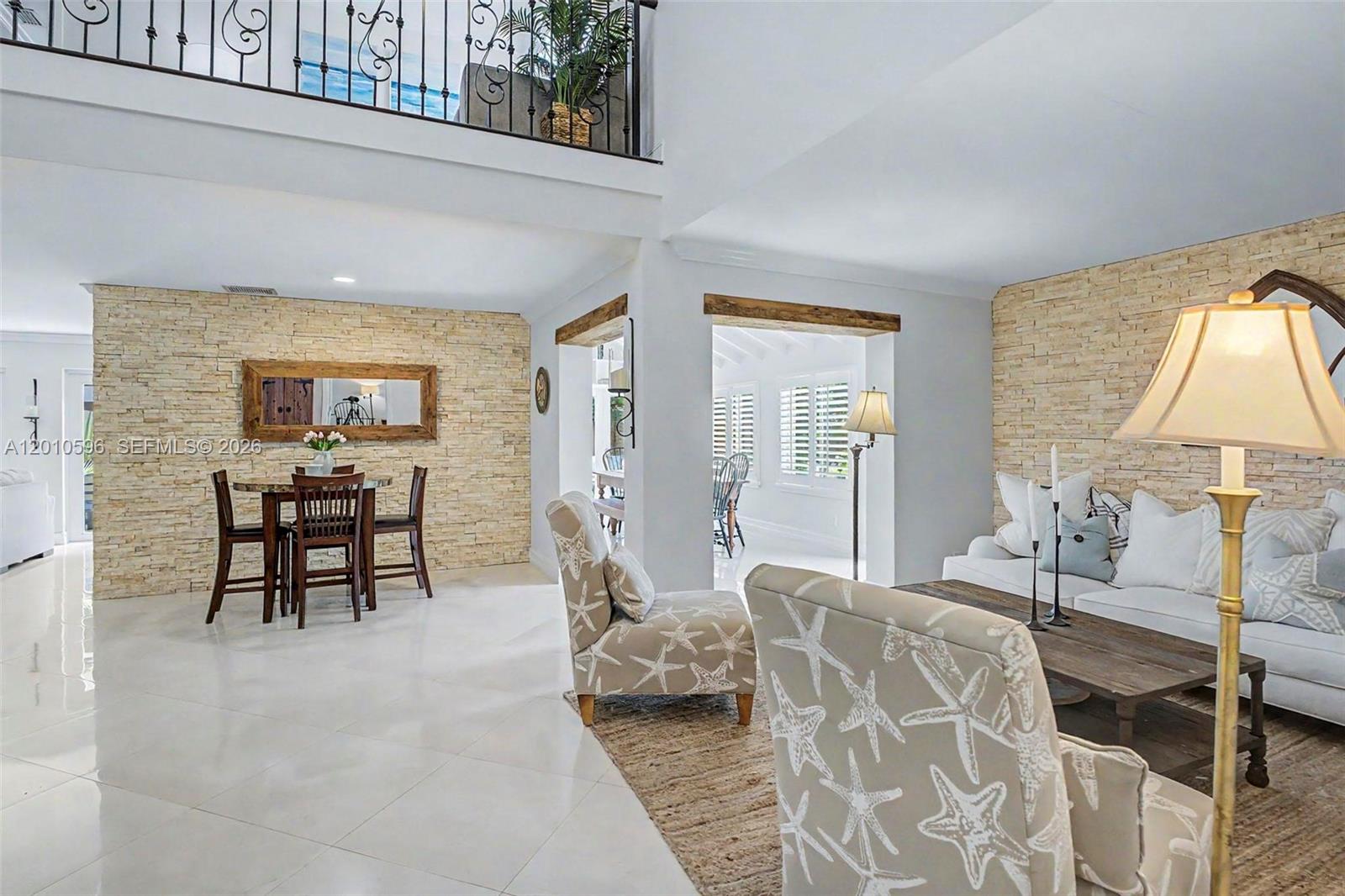 COUNTRY ISLES - Residential