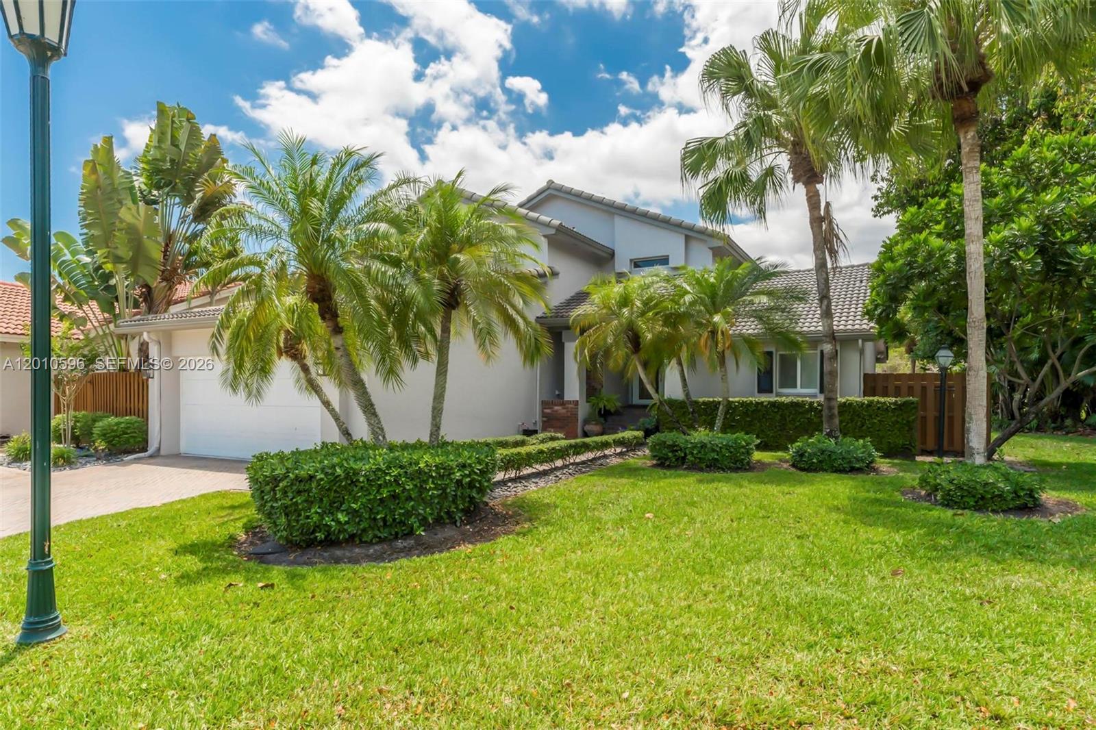 COUNTRY ISLES - Residential