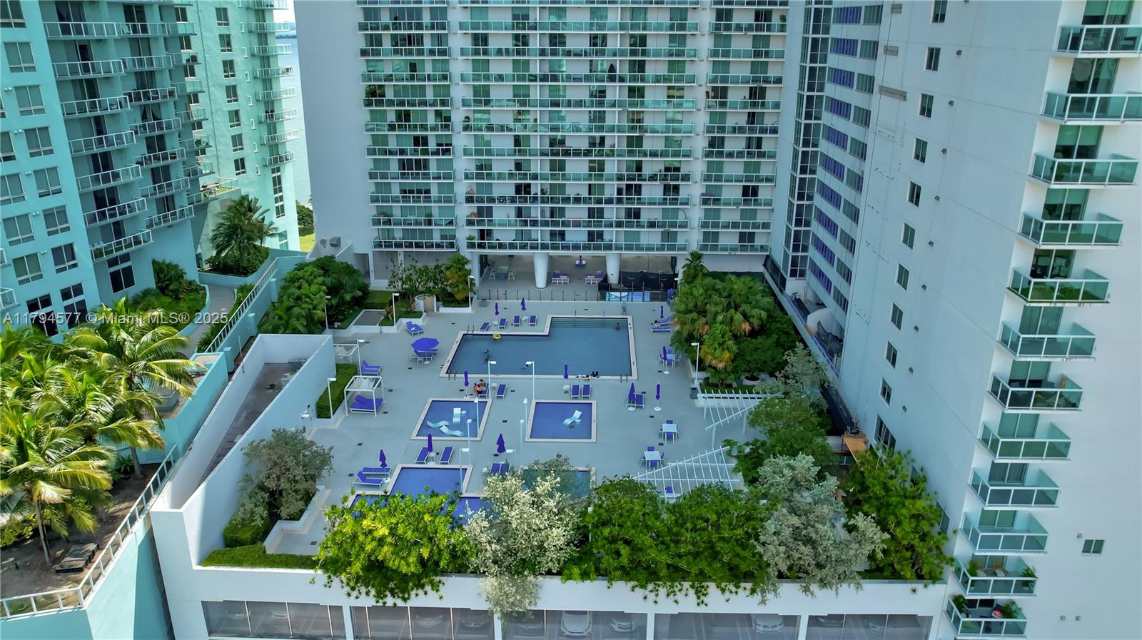 1800 N Bayshore Dr 2108