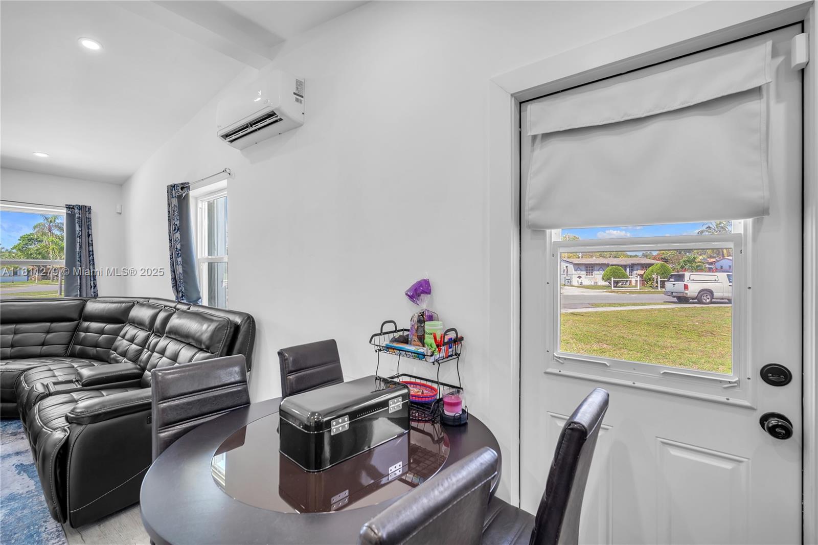 SANDERS PARK - Residential