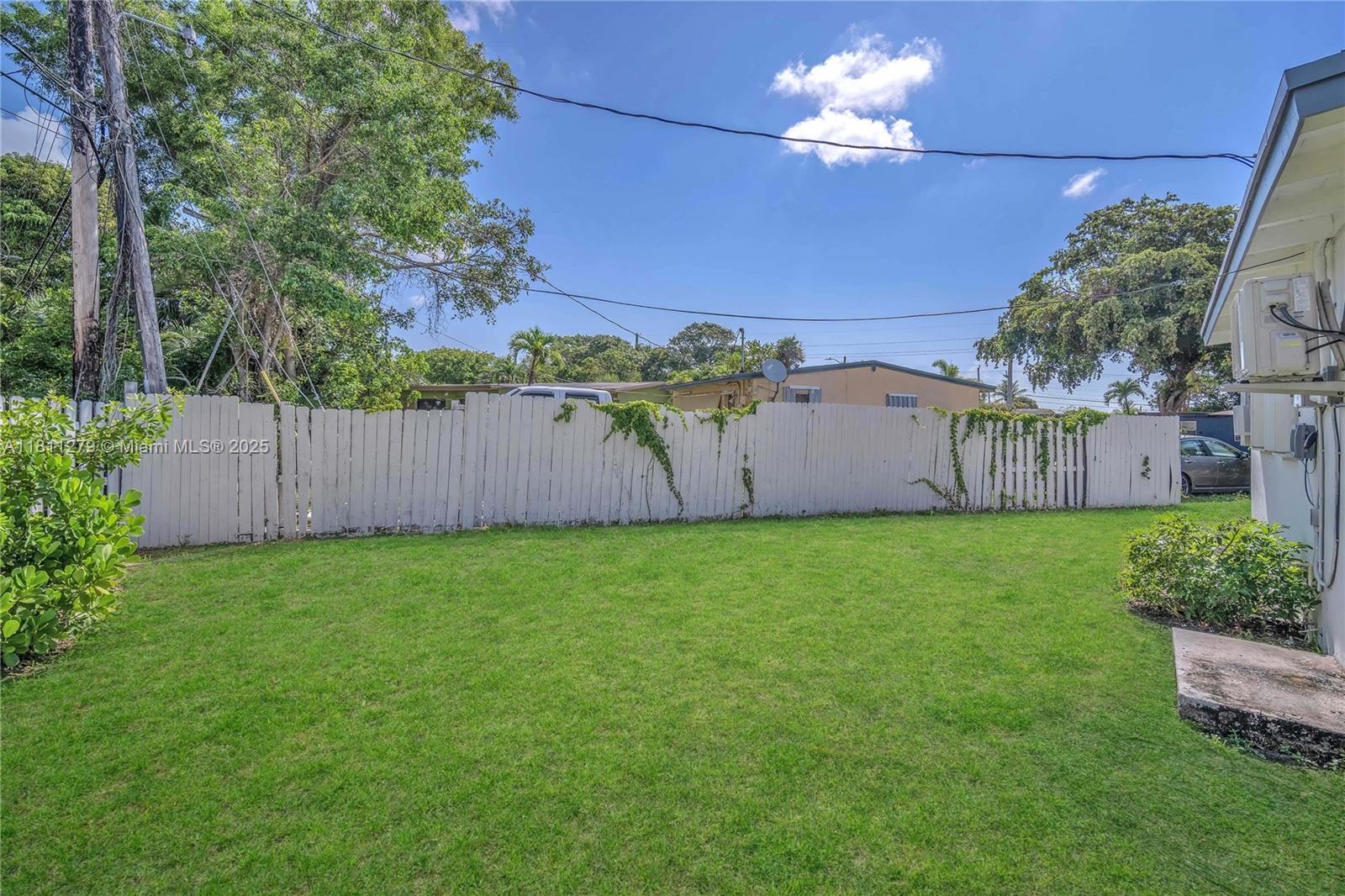 SANDERS PARK - Residential