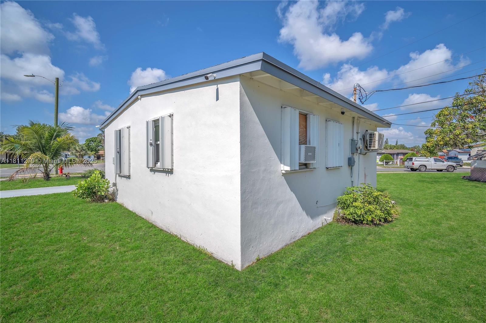 SANDERS PARK - Residential
