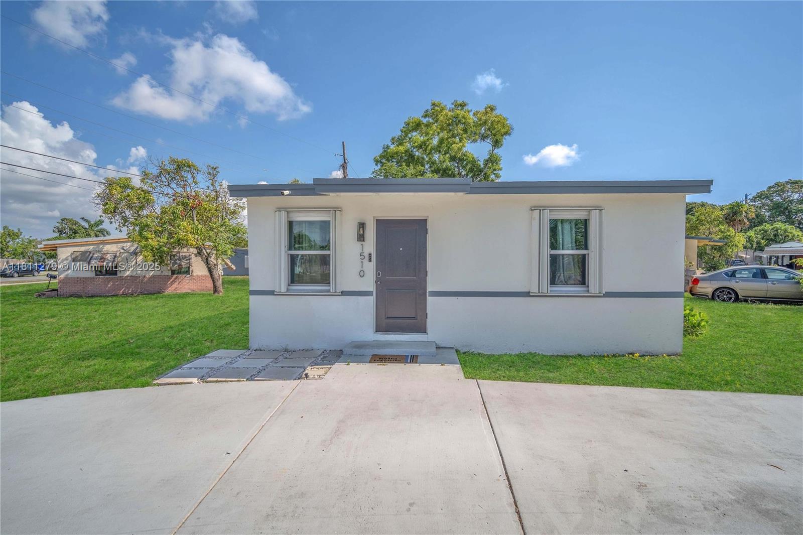 SANDERS PARK - Residential