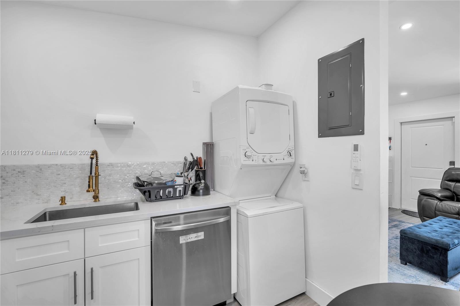 SANDERS PARK - Residential