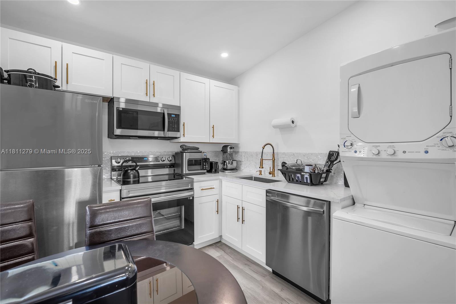 SANDERS PARK - Residential