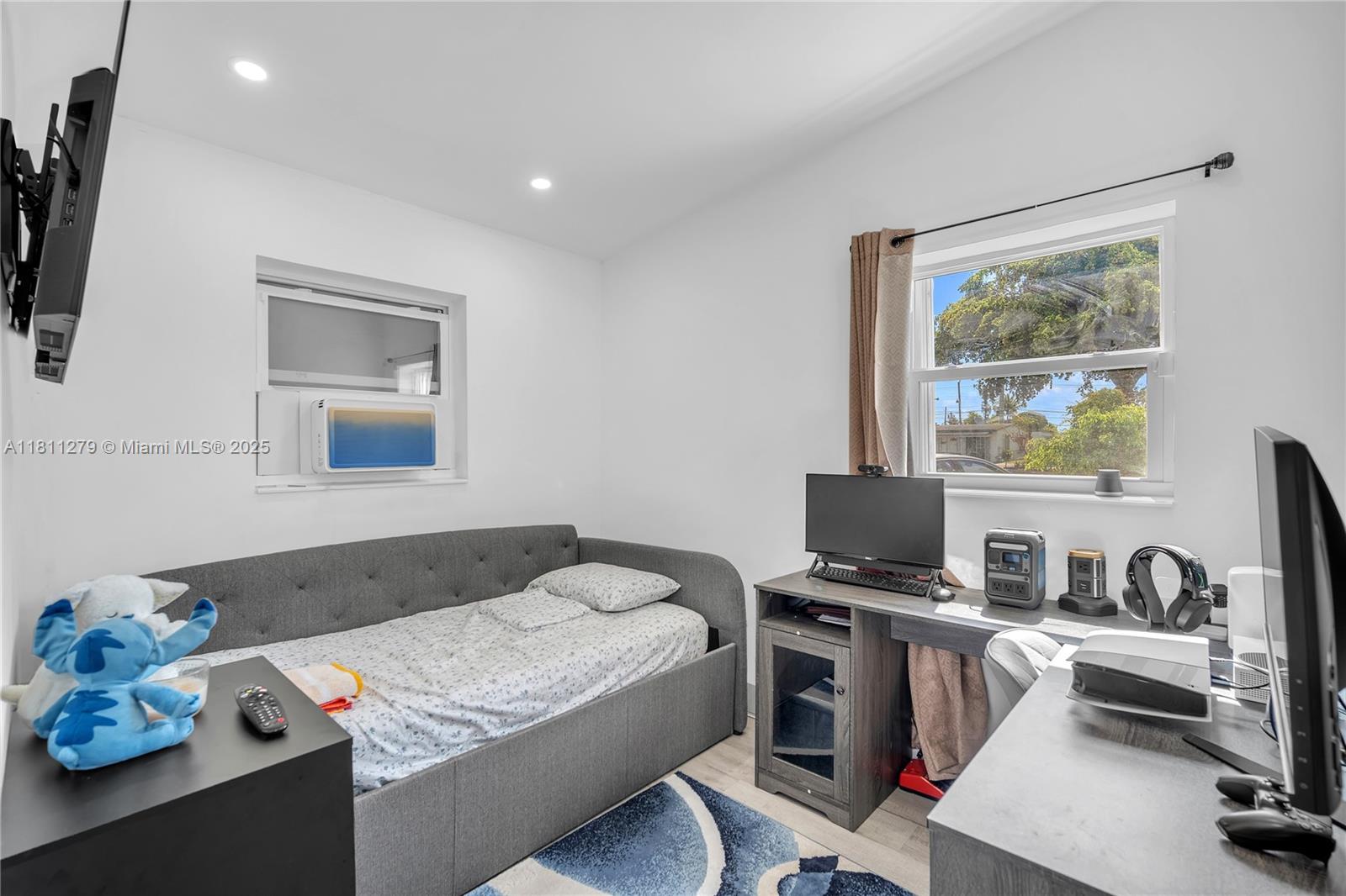 SANDERS PARK - Residential