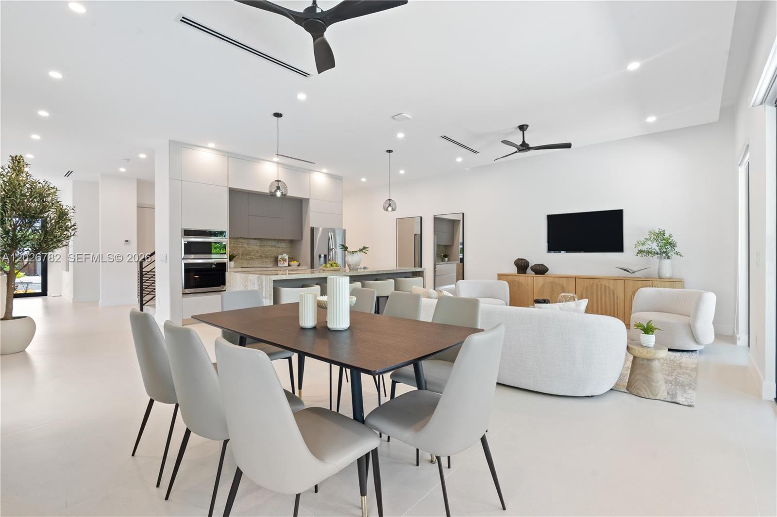 HOLIDAY HEIGHTS - Residential