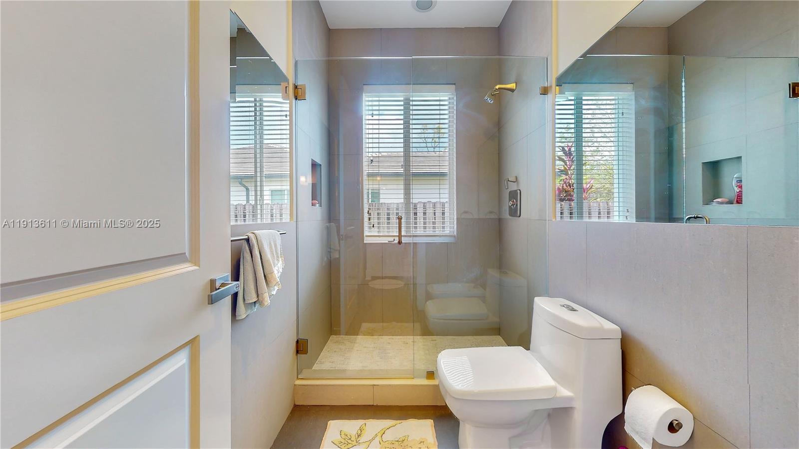 OAK RIDGE FALLS THIRD ADD - Residential