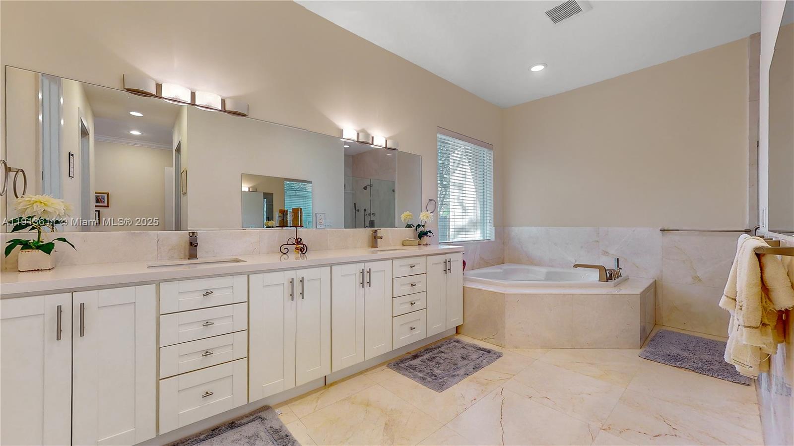 OAK RIDGE FALLS THIRD ADD - Residential