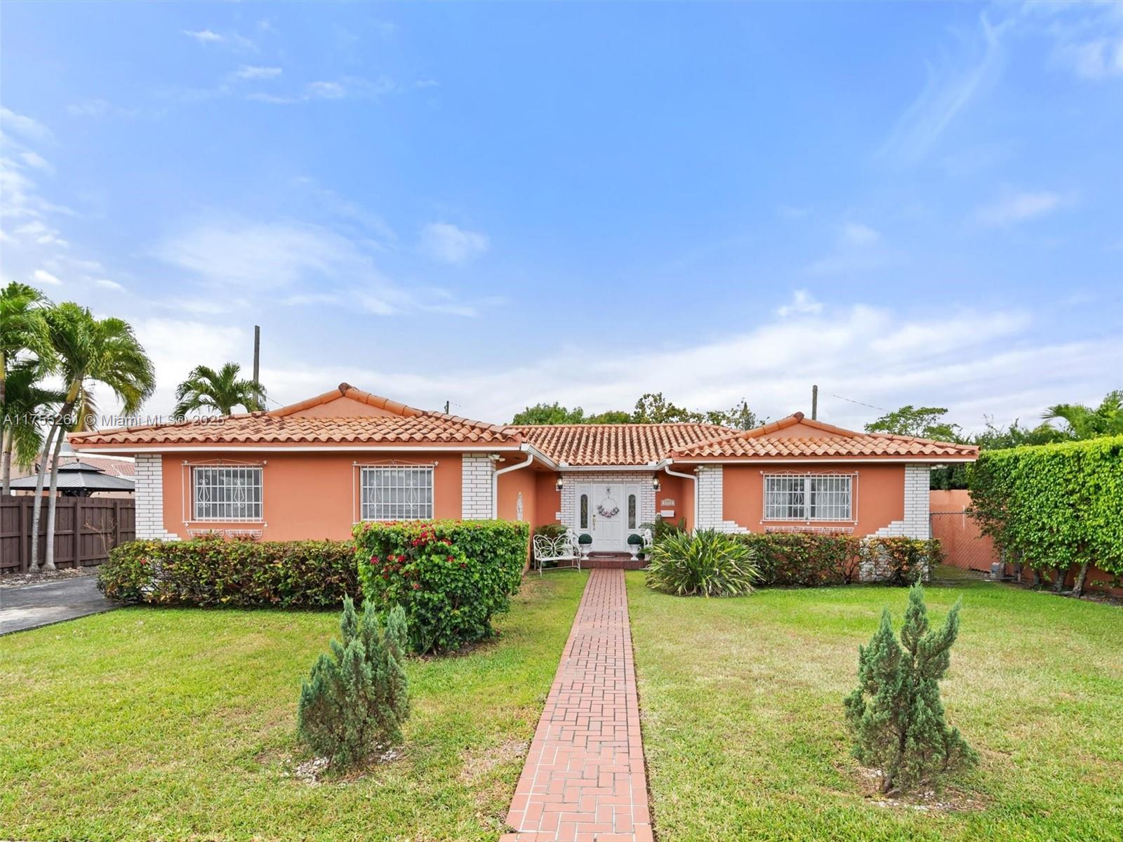 Property for Sale at 8980 Sw 12th St, Miami, Broward County, Florida - Bedrooms: 5 
Bathrooms: 3  - $899,000