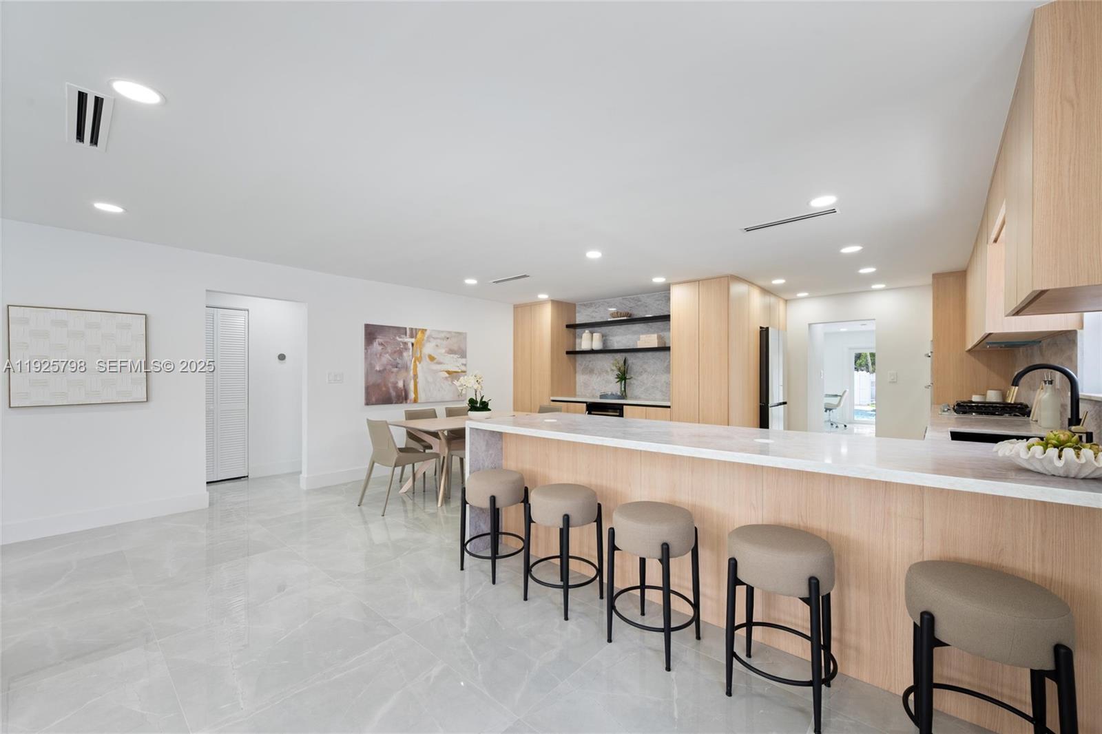 HOLLYWOOD LAKES SECTION - Residential