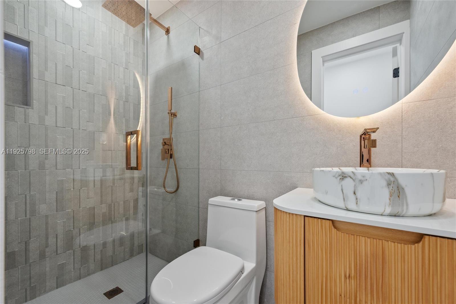 HOLLYWOOD LAKES SECTION - Residential