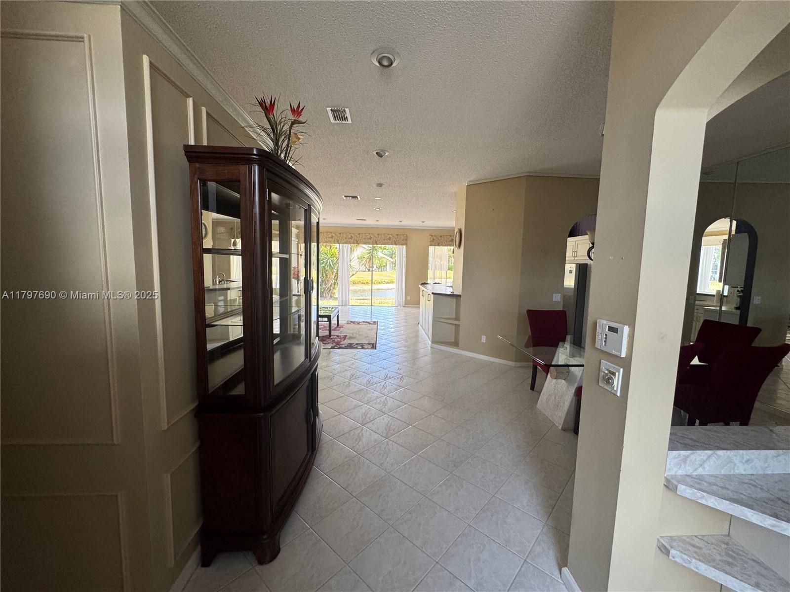 ABERDEEN 17 - Residential Lease