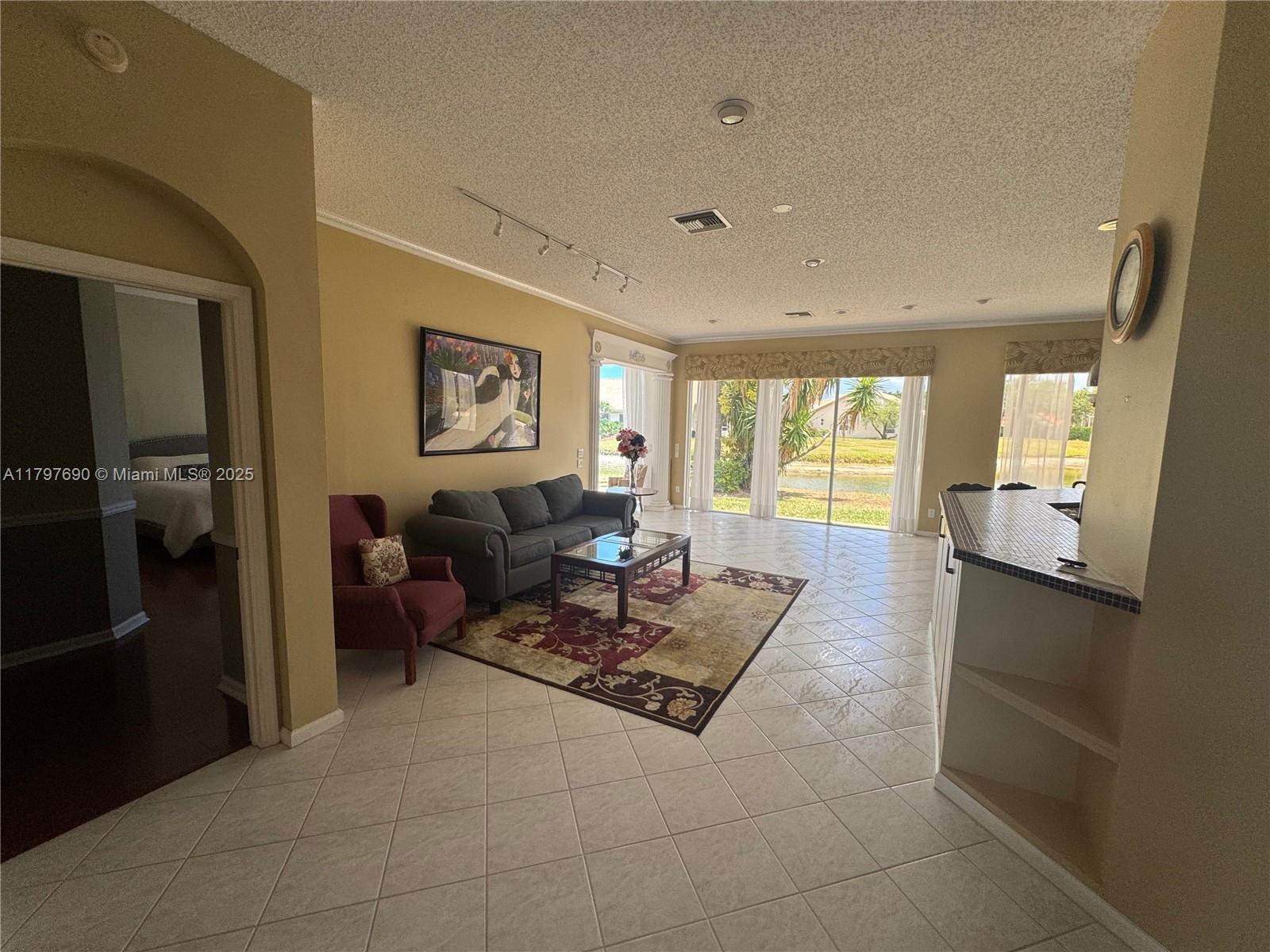 ABERDEEN 17 - Residential Lease