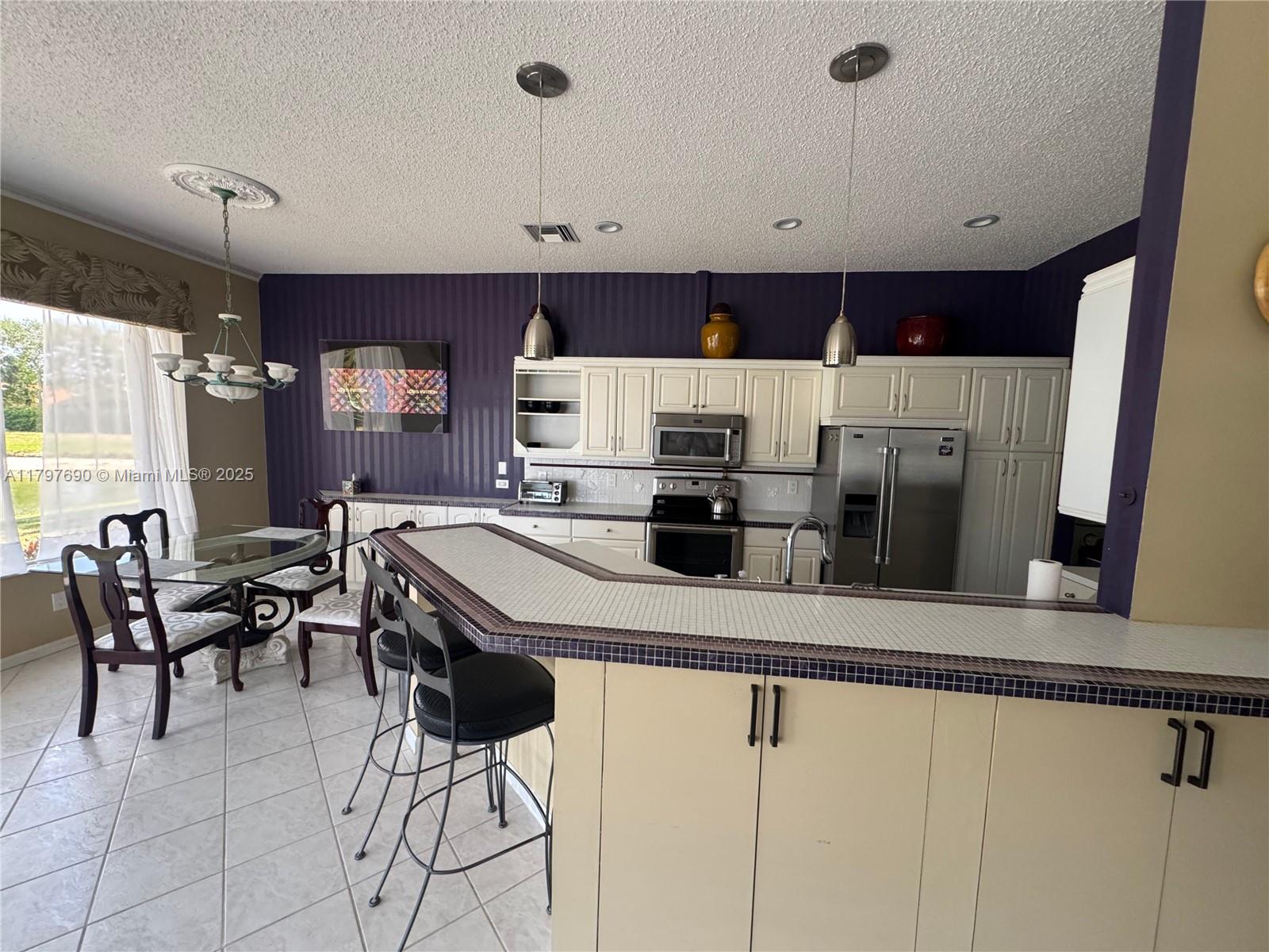 ABERDEEN 17 - Residential Lease