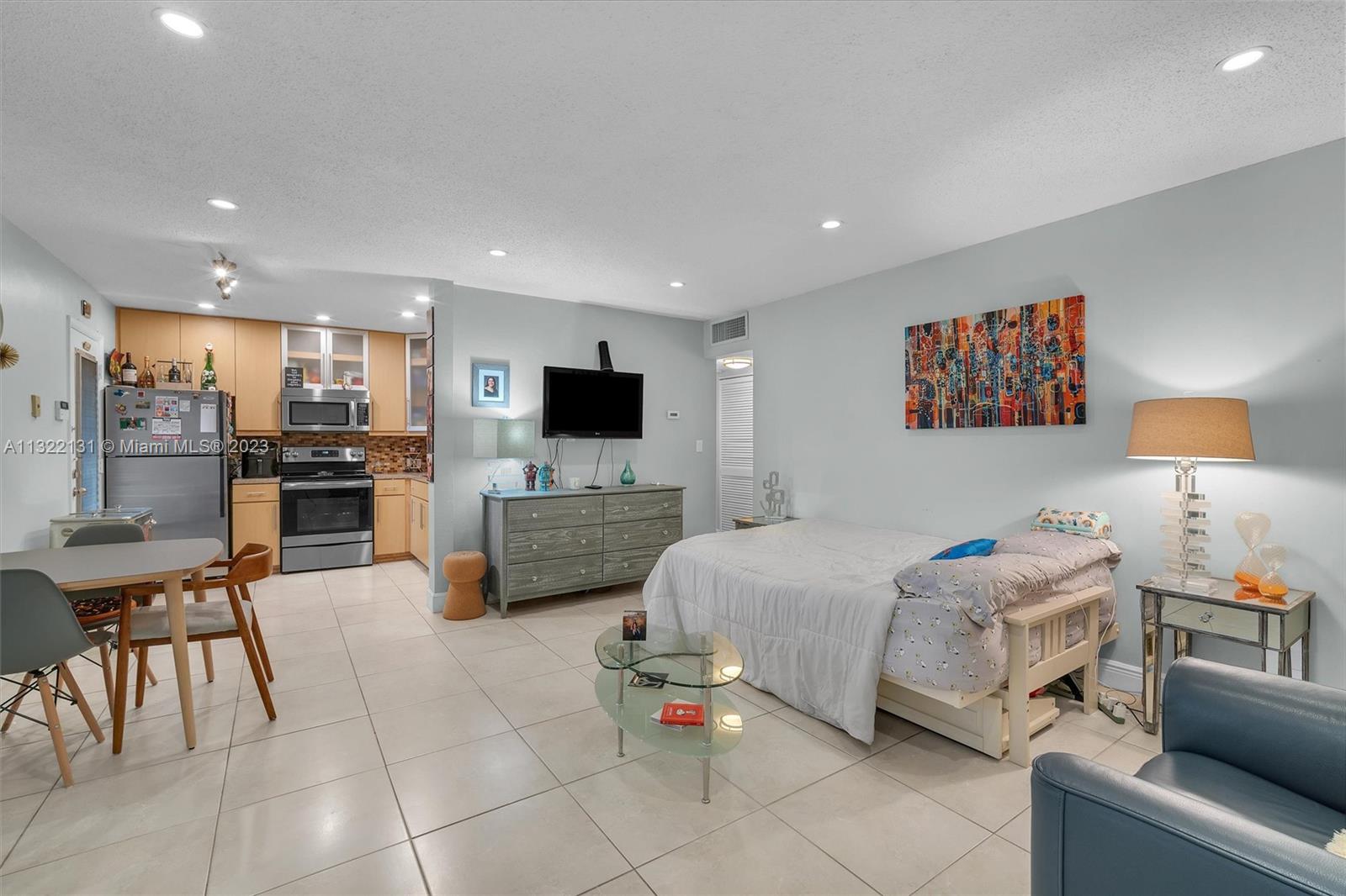 Photo 6 of 21 of 7711 SW 56th St 202A condo