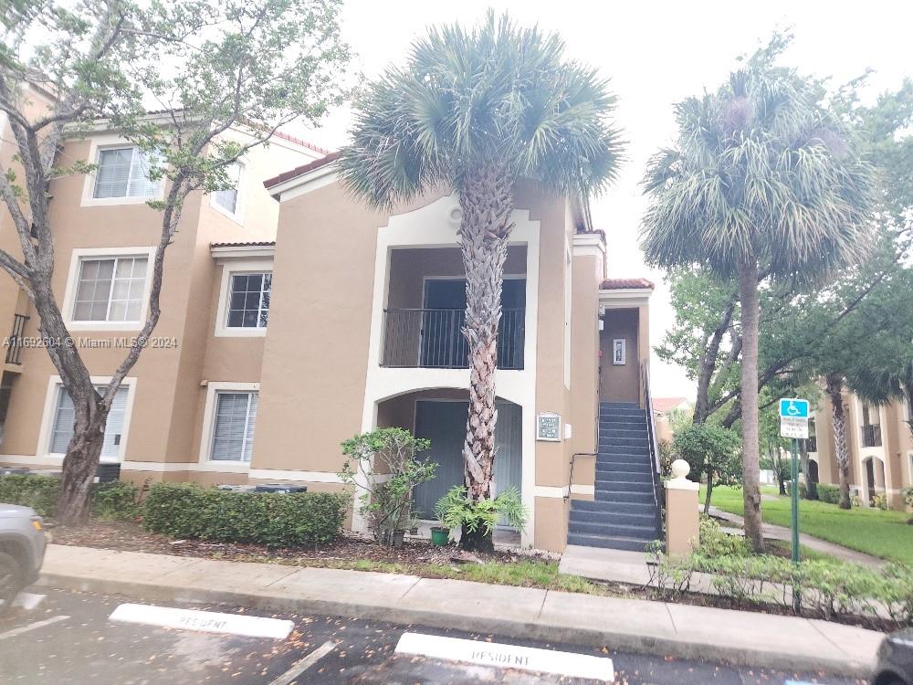 8030 N Nob Hill Rd 207, Tamarac, Broward County, Florida - 1 Bedrooms  
1 Bathrooms - 