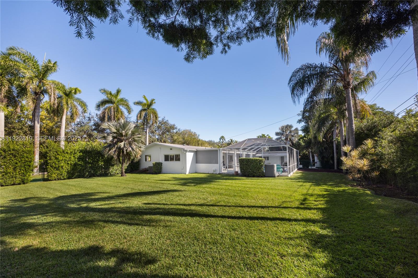 VILLAGE GROVE - Residential