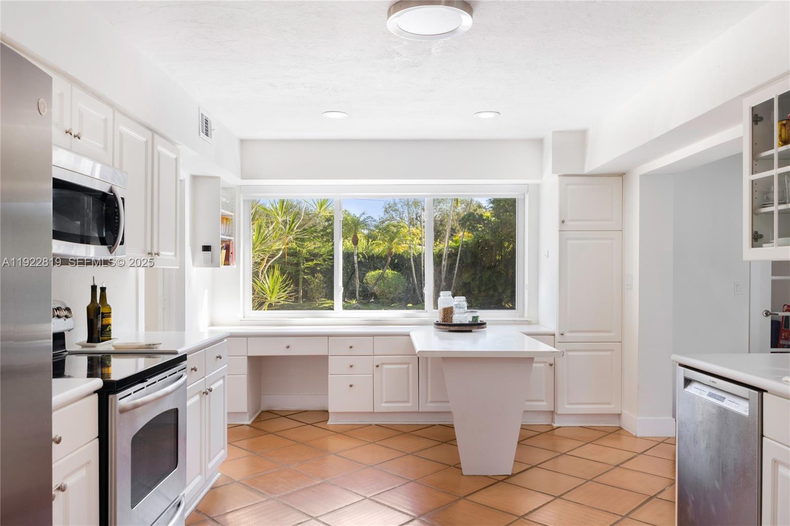 VILLAGE GROVE - Residential