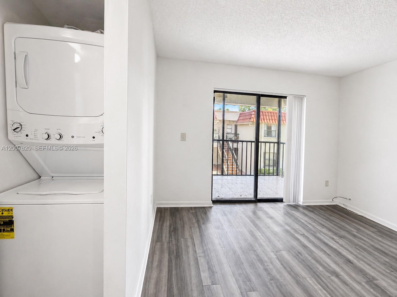 BANYAN TREE FIVE CONDO - Residential