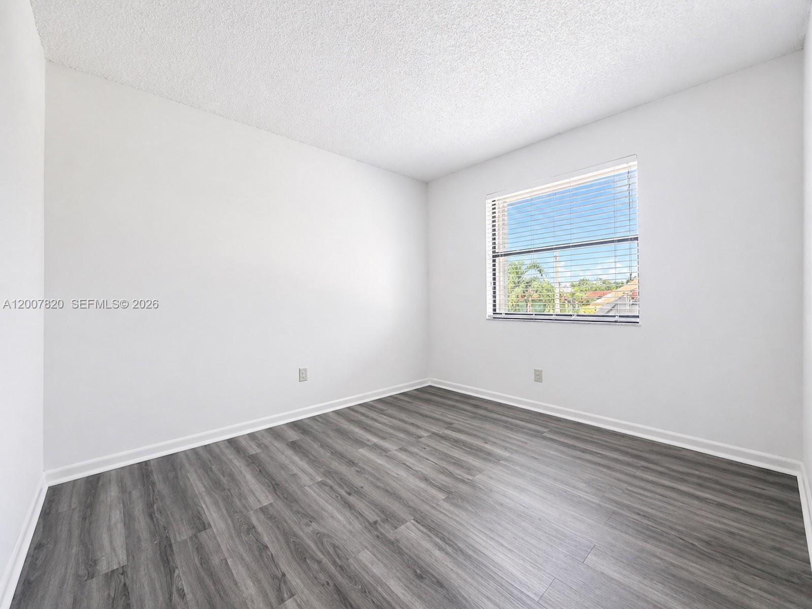 BANYAN TREE FIVE CONDO - Residential