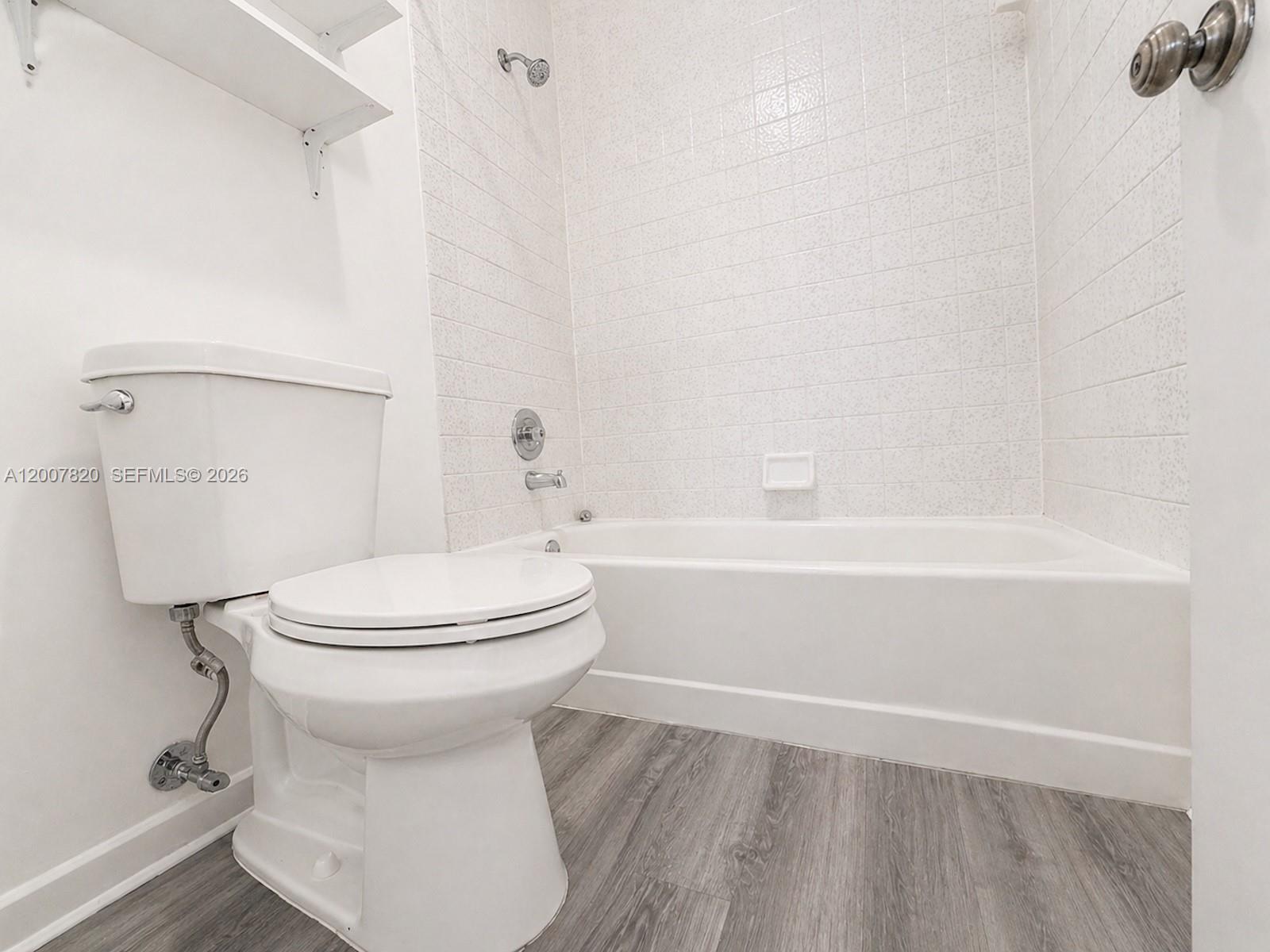 BANYAN TREE FIVE CONDO - Residential