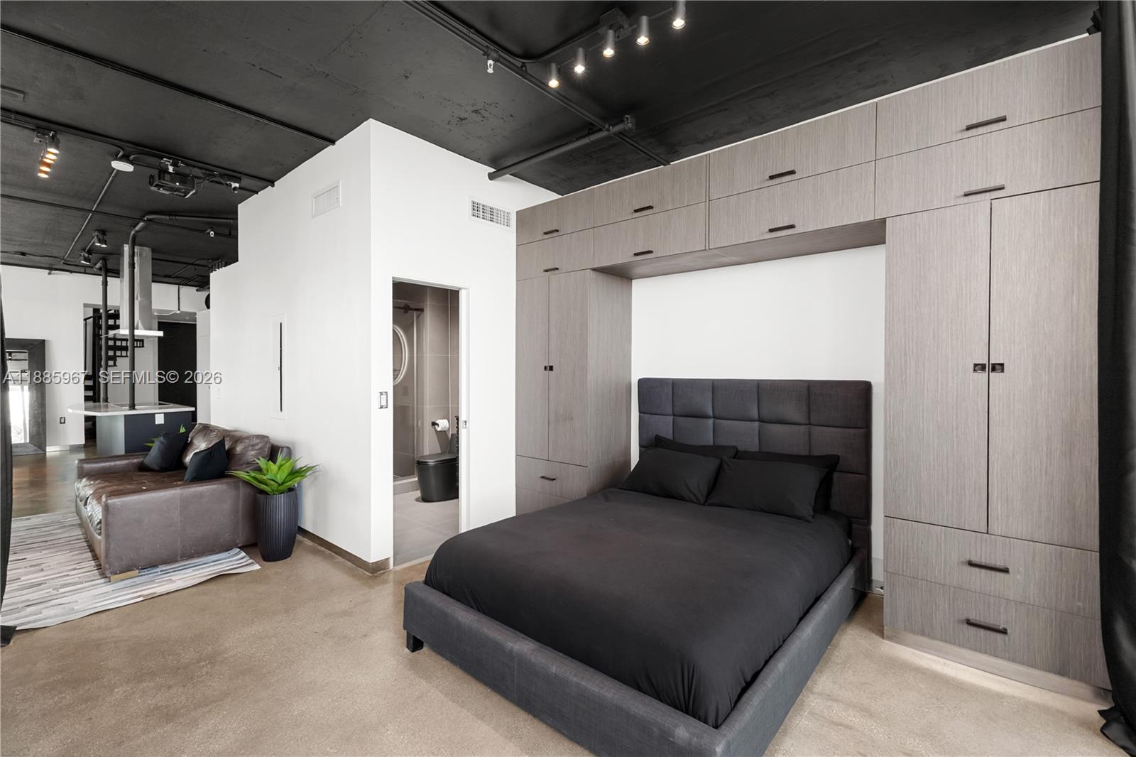 THE MONTCLAIR CONDO - Residential